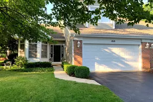 1919 Waverly Cir, Saint Charles, IL 60174 - Photo 1