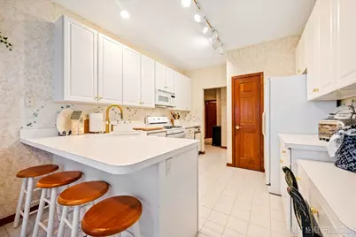 1919 Waverly Circle, Saint Charles, IL 60174 - Photo 12