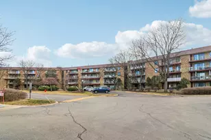 5450 Astor Ln, Rolling Meadows, IL 60008 - Photo 1