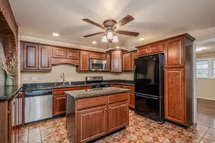 18940 Baker Ave, Country Club Hills, IL 60478 - Photo 6