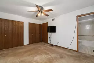 7816 Dorchester Ln, Darien, IL 60561 - Photo 24