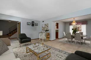 7816 Dorchester Ln, Darien, IL 60561 - Photo 4