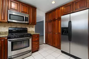 7816 Dorchester Ln, Darien, IL 60561 - Photo 12