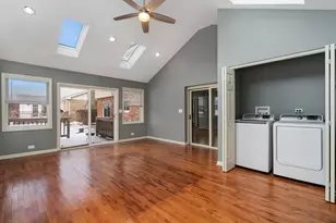 7816 Dorchester Ln, Darien, IL 60561 - Photo 8