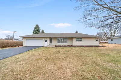 917 Sunset Avenue, Earlville, IL 60518 - Photo 1