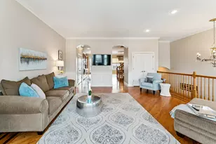 5 Illinois Ave, Schaumburg, IL 60193 - Photo 4