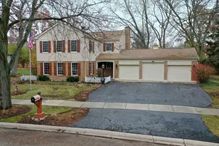 768 Interlaken Dr, Lake Zurich, IL 60047 - Photo 2