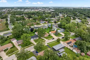 100 Des Plaines Ln, Hoffman Estates, IL 60169 - Photo 34