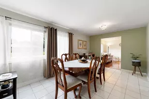 100 Des Plaines Ln, Hoffman Estates, IL 60169 - Photo 6