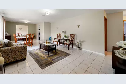 100 Des Plaines Lane, Hoffman Estates, IL 60169 - Photo 4