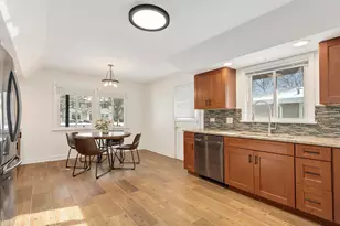 850 S Saylor Ave, Elmhurst, IL 60126 - Photo 8