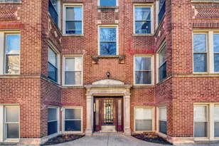 3725 W Byron St, Chicago, IL 60618 - Photo 2