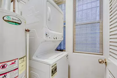 3725 W Byron Street #1, Chicago, IL 60618 - Photo 16