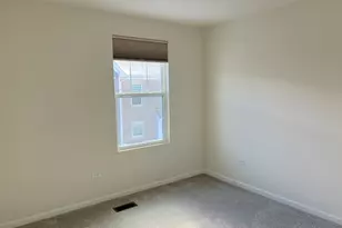 6257 Sandbelt Dr, Woodridge, IL 60517 - Photo 10