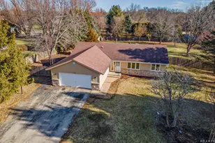 1004 Portsmouth Dr, Rockford, IL 61102 - Photo 2