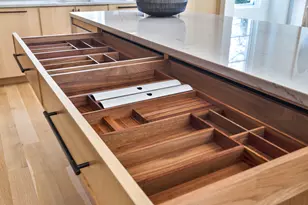 527 Kensington Ct, Hinsdale, IL 60521 - Photo 8