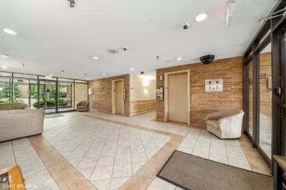 1717 W Crystal Lane #701, Mount Prospect, IL 60056 - Photo 6