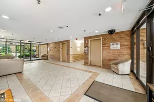 1717 W Crystal Ln, Mount Prospect, IL 60056 - Photo 6