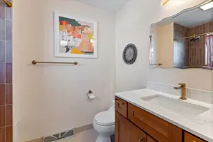 1530 N Elk Grove Ave, Chicago, IL 60622 - Photo 16