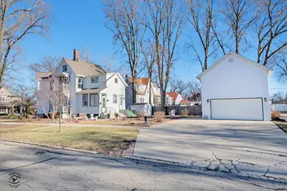 303 E Prospect Avenue, Ottawa, IL 61350 - Photo 2