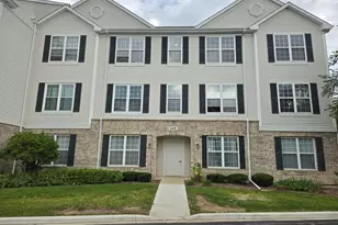 149 N Waters Edge Dr, Glendale Heights, IL 60139 - Photo 1