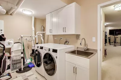 3233 N Ozanam Avenue, Chicago, IL 60634 - Photo 32