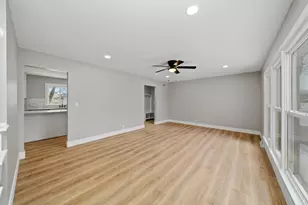 82 Ashlawn Ave, Oswego, IL 60543 - Photo 2