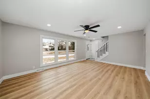 82 Ashlawn Ave, Oswego, IL 60543 - Photo 4