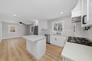 82 Ashlawn Ave, Oswego, IL 60543 - Photo 8