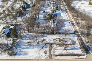 25216 River Rd, Lake Barrington, IL 60010 - Photo 2