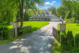 8S452 Bell Dr, Naperville, IL 60565 - Photo 2