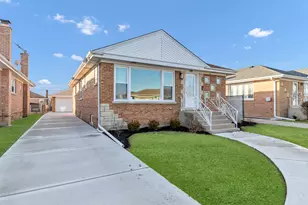 4500 N Ozanam Ave, Norridge, IL 60706 - Photo 4