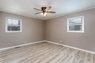 128 Algonquin St, Park Forest, IL 60466 - Photo 8