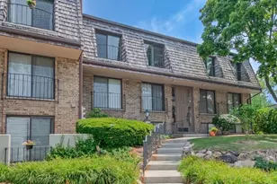 1721 Northfield Square, Northfield, IL 60093 - Photo 1