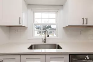 1015 Grandview Ave, Lockport, IL 60441 - Photo 8