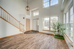 1966 Congrove Dr, Aurora, IL 60503 - Photo 2