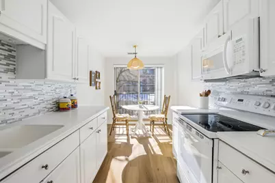 815 Leicester Road #109, Elk Grove Village, IL 60007 - Photo 2