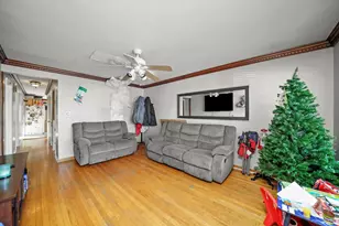 4913 W Warwick Ave, Chicago, IL 60641 - Photo 8