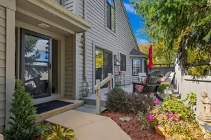 868 Longmeadow Ct, Lake Barrington, IL 60010 - Photo 6