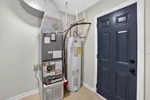 525 N Springfield Ave, Chicago, IL 60624 - Photo 18