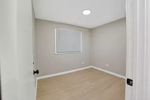 525 N Springfield Ave, Chicago, IL 60624 - Photo 10