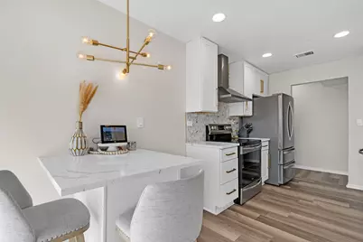 5200 Oakton Street #403, Skokie, IL 60077 - Photo 12