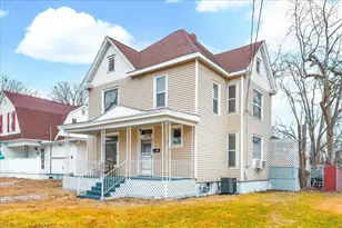 449 N 3rd Ave, Canton, IL 61520 - Photo 2