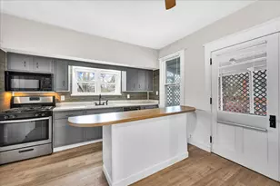 449 N 3rd Ave, Canton, IL 61520 - Photo 6