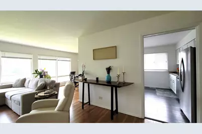 1360 Devonshire Lane, Hoffman Estates, IL 60169 - Photo 12