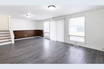1360 Devonshire Lane, Hoffman Estates, IL 60169 - Photo 32