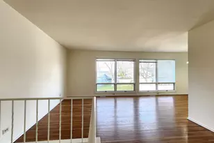 1360 Devonshire Ln, Hoffman Estates, IL 60169 - Photo 8