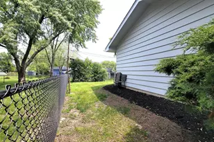 1360 Devonshire Ln, Hoffman Estates, IL 60169 - Photo 30