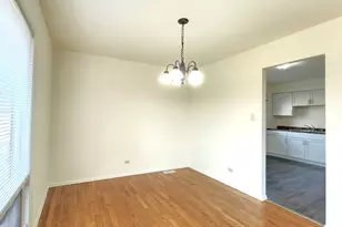 1360 Devonshire Ln, Hoffman Estates, IL 60169 - Photo 12