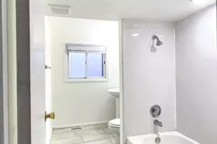 1360 Devonshire Ln, Hoffman Estates, IL 60169 - Photo 40